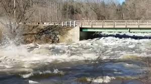 Ice Dam Collapse – Vermont, USA (2006)